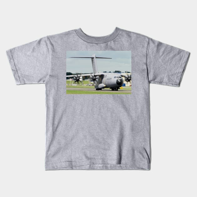 Grizzly On The Prowl Kids T-Shirt by AH64D